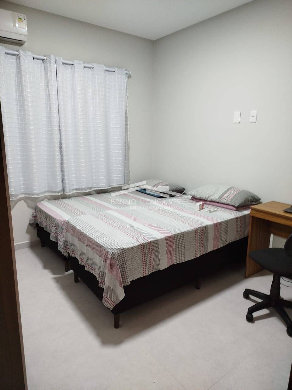 Casa à venda com 3 quartos, 246m² - Foto 6