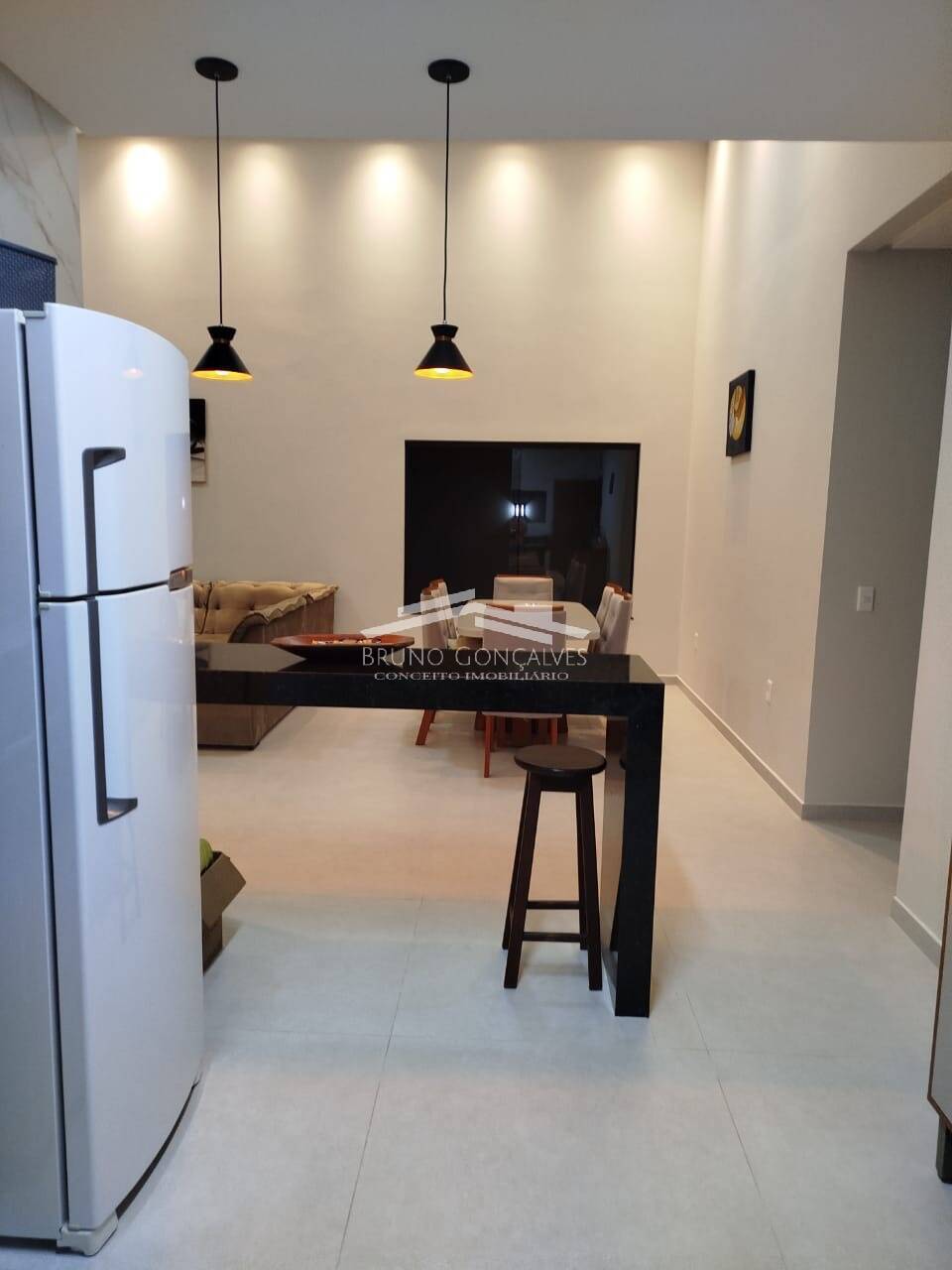 Casa à venda com 3 quartos, 246m² - Foto 8