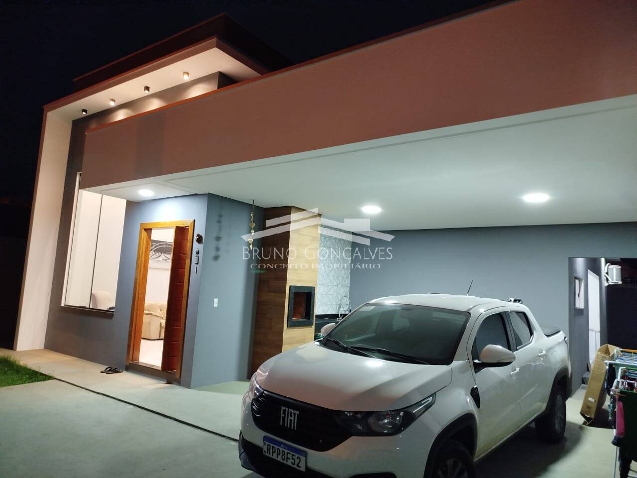 Casa à venda com 3 quartos, 246m² - Foto 2