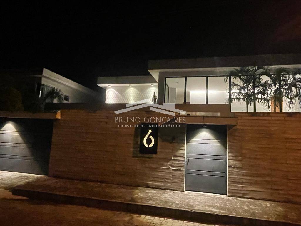 Casa à venda com 4 quartos, 800m² - Foto 2
