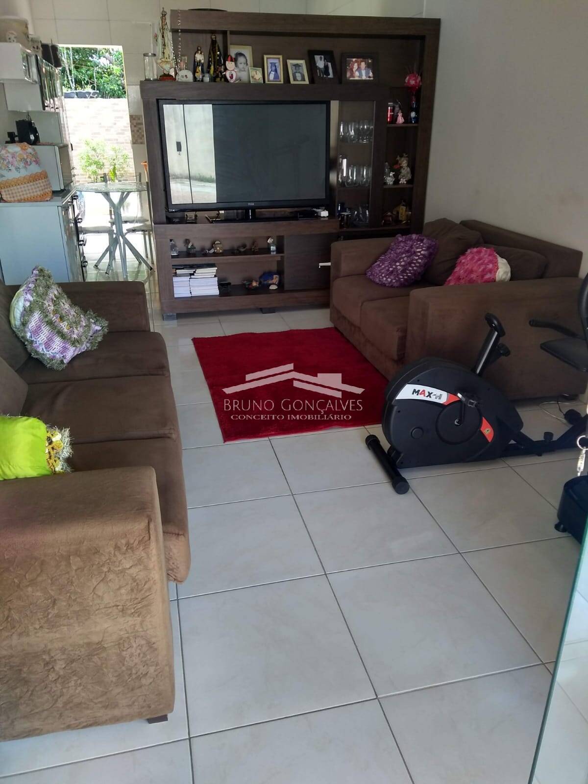Casa à venda com 2 quartos, 78m² - Foto 1