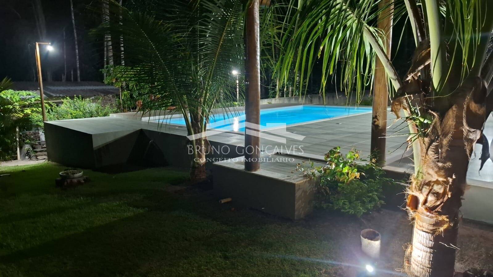 Casa à venda com 4 quartos, 200m² - Foto 9