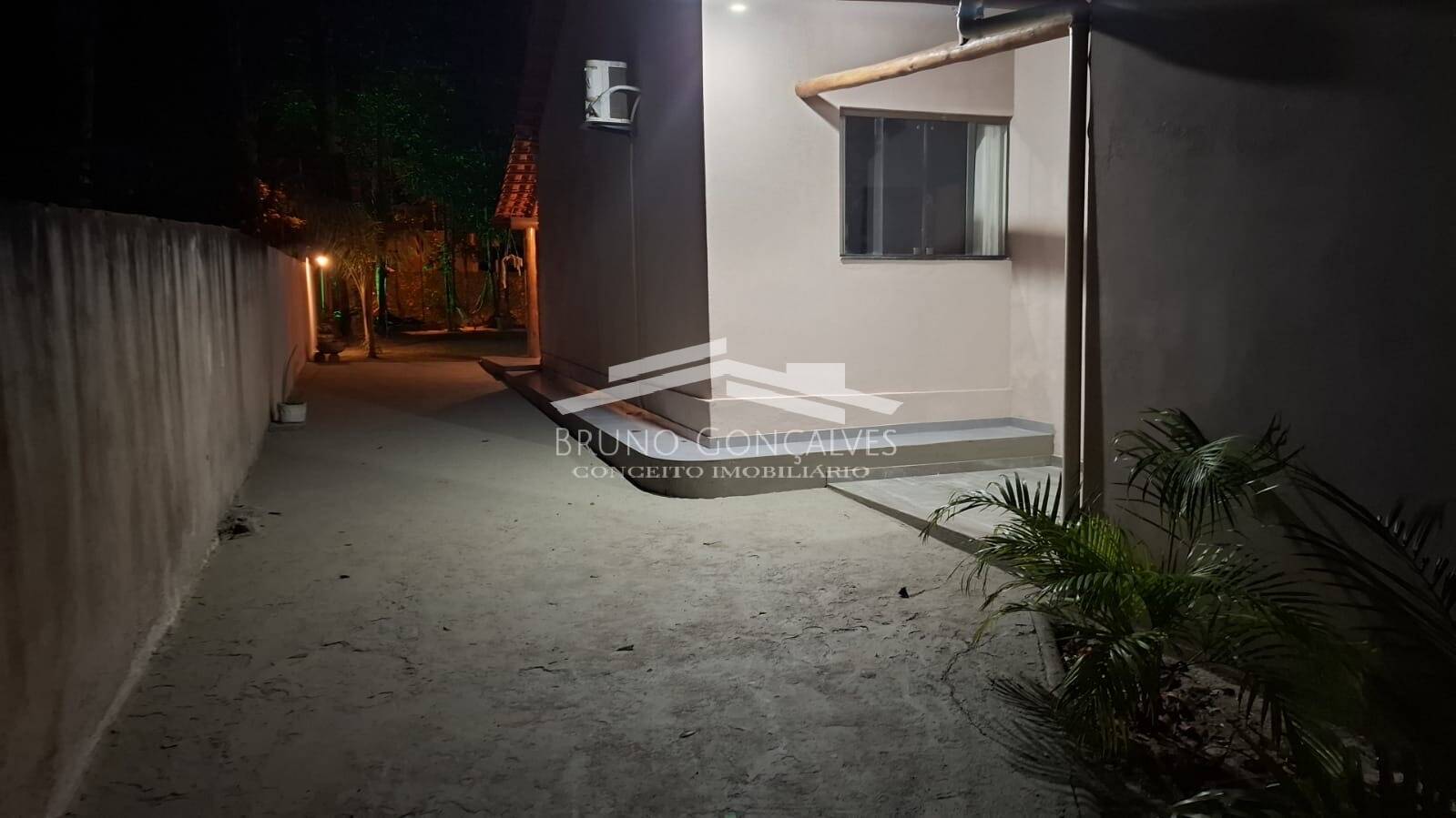 Casa à venda com 4 quartos, 200m² - Foto 7