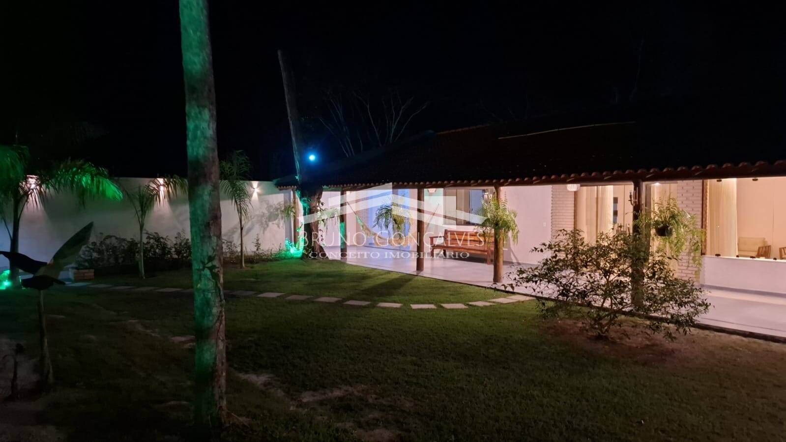 Casa à venda com 4 quartos, 200m² - Foto 10