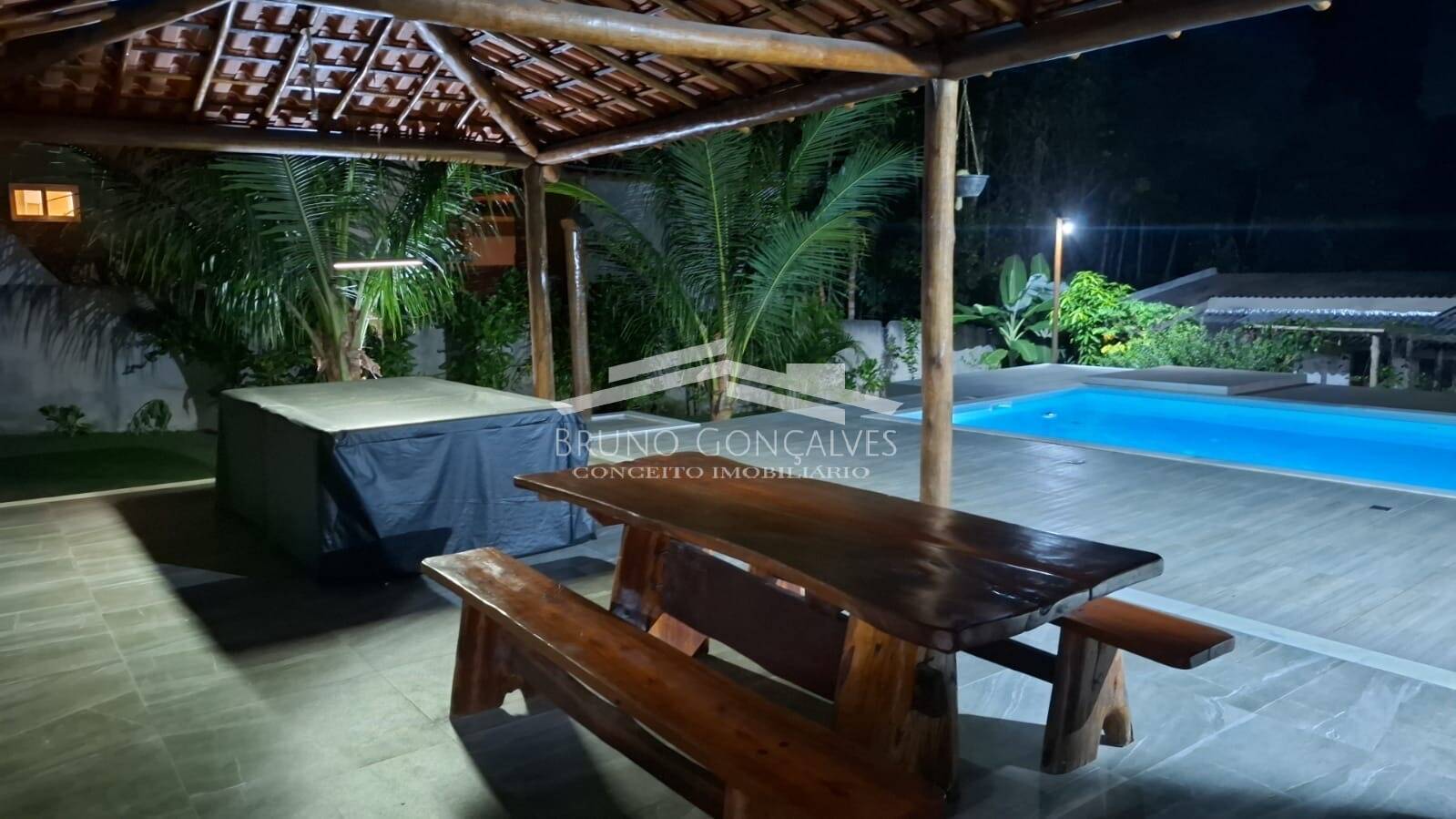 Casa à venda com 4 quartos, 200m² - Foto 17