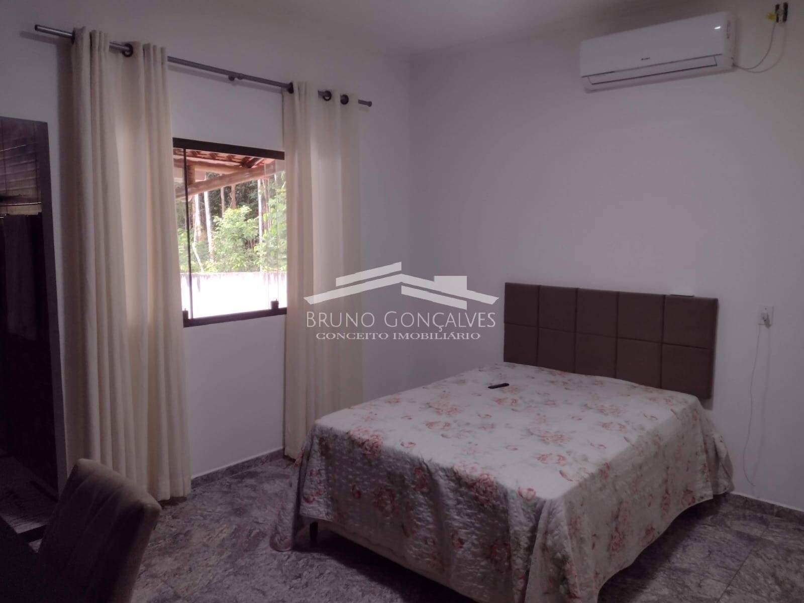 Casa à venda com 4 quartos, 200m² - Foto 27